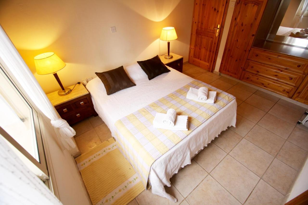 Swimmers' Paradise Pissouri Exterior foto