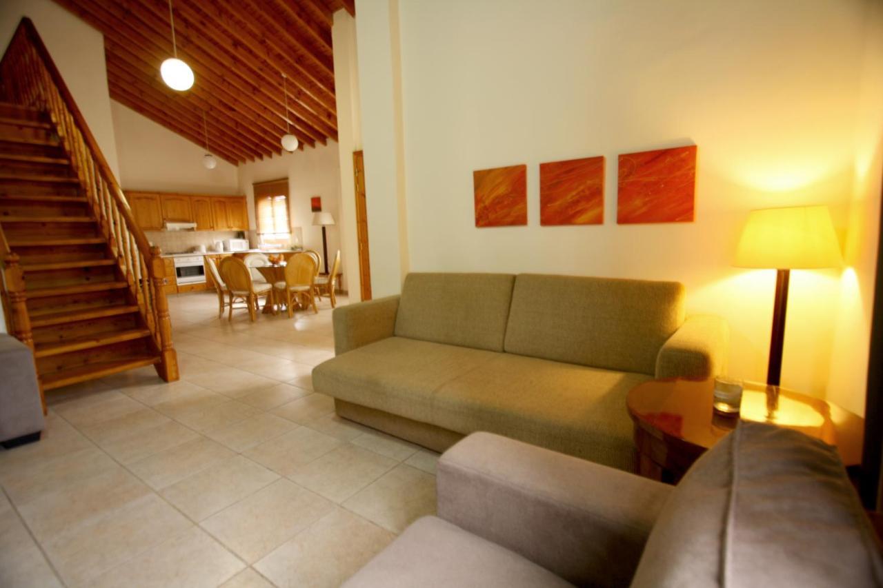 Swimmers' Paradise Pissouri Exterior foto